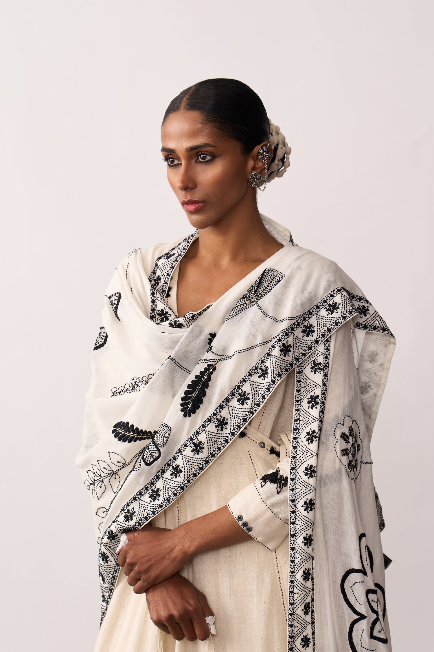 'Tara Rani' Ivory Hand-spun Embroidered Dupatta
