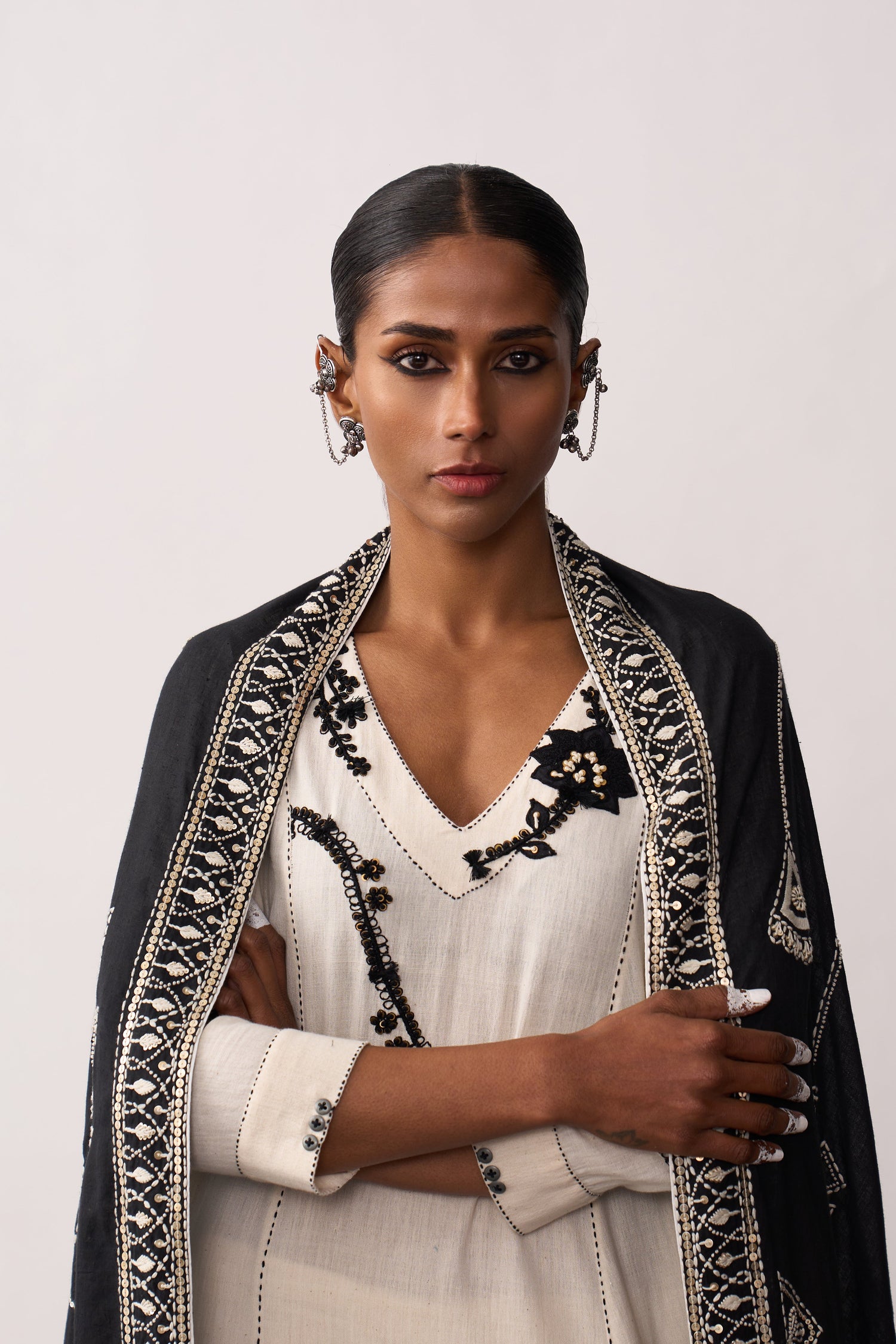 'Rani Laxmi' Black Hand-spun Embroidered Dupatta