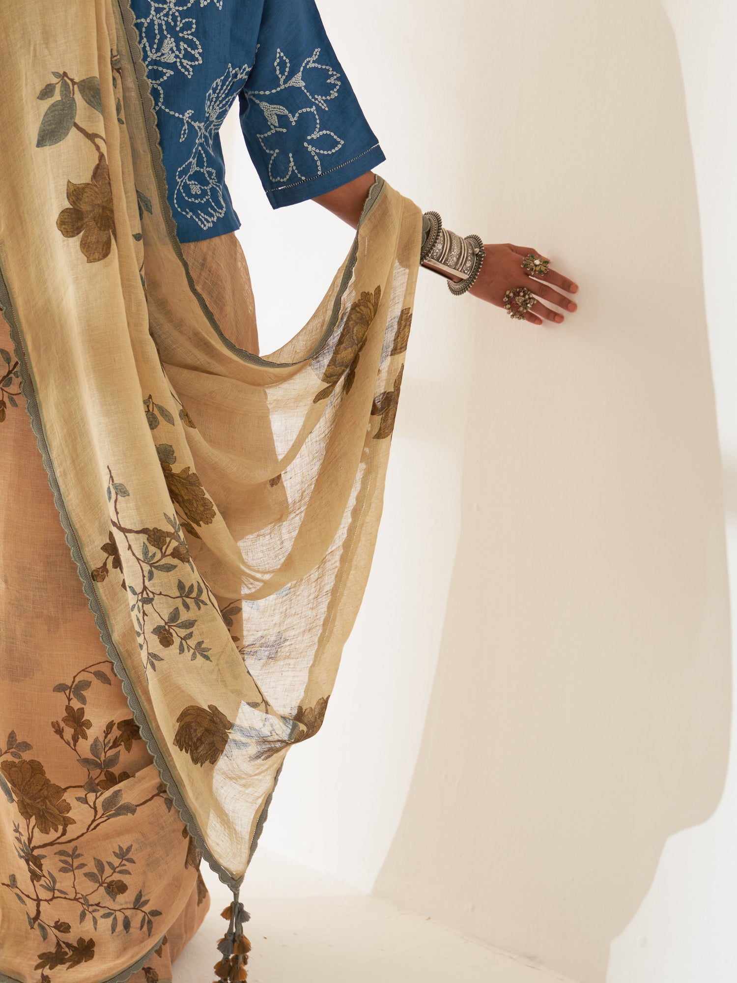 'Sanobar' Pure Linen Handloom Sari