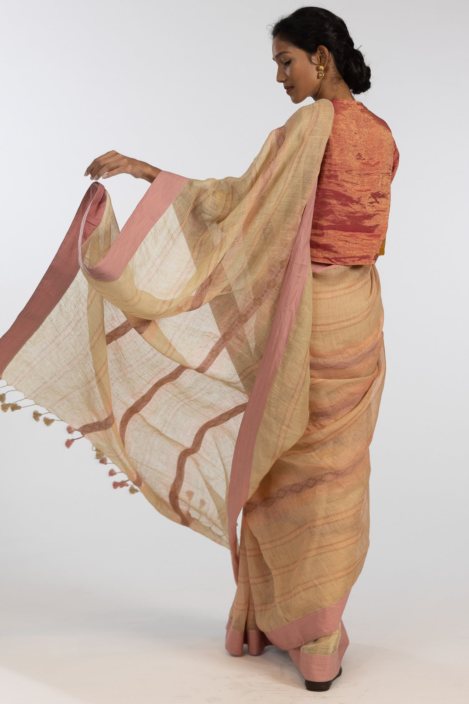 'POOJA' Linen Handloom Sari