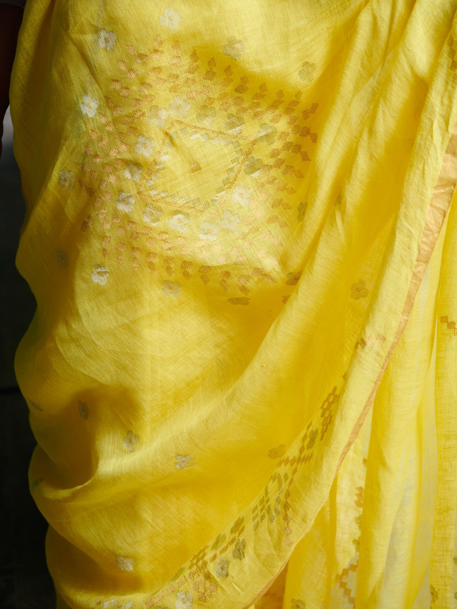 Alpa Jamdani Linen Handloom Sari