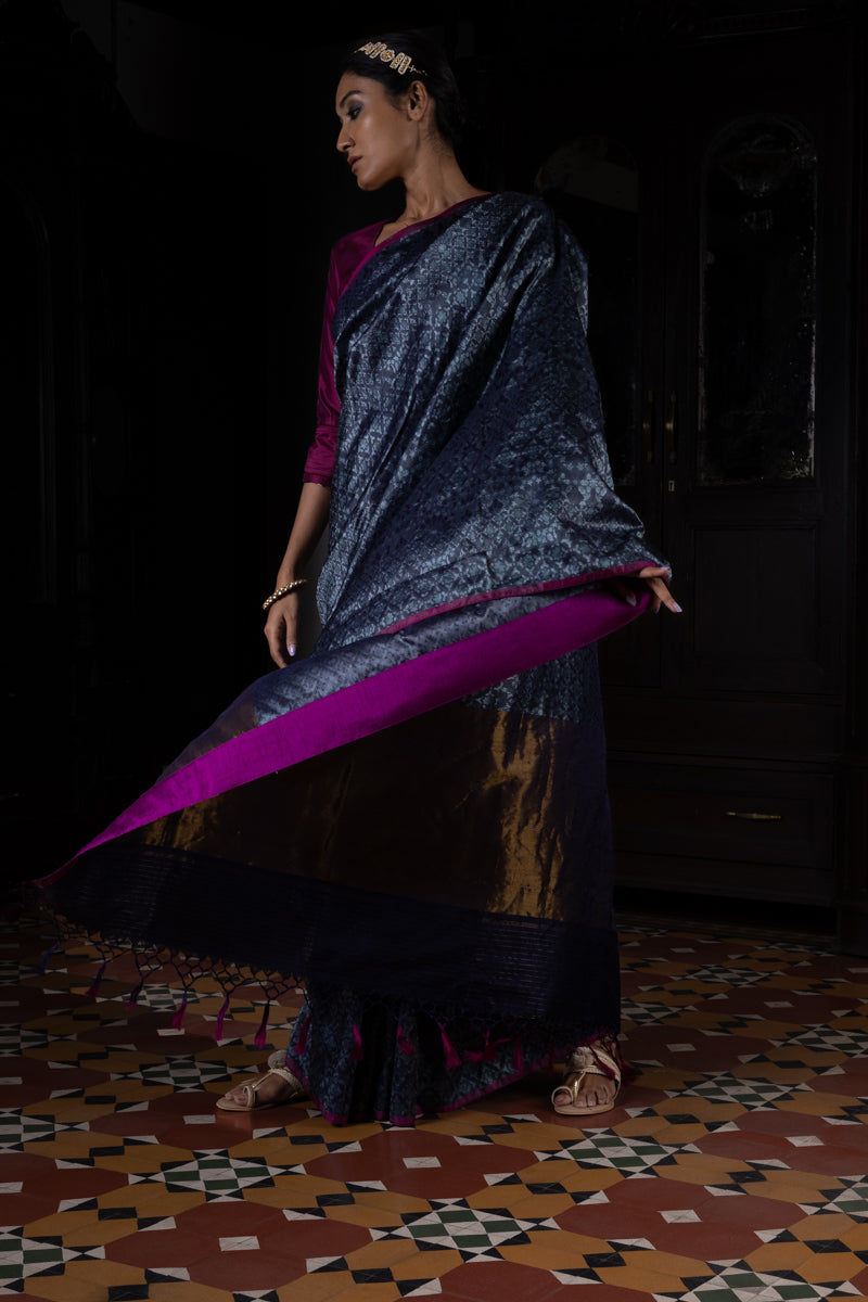 'Akriti' Neeli Tanchoi Benarasi Handloom Sari