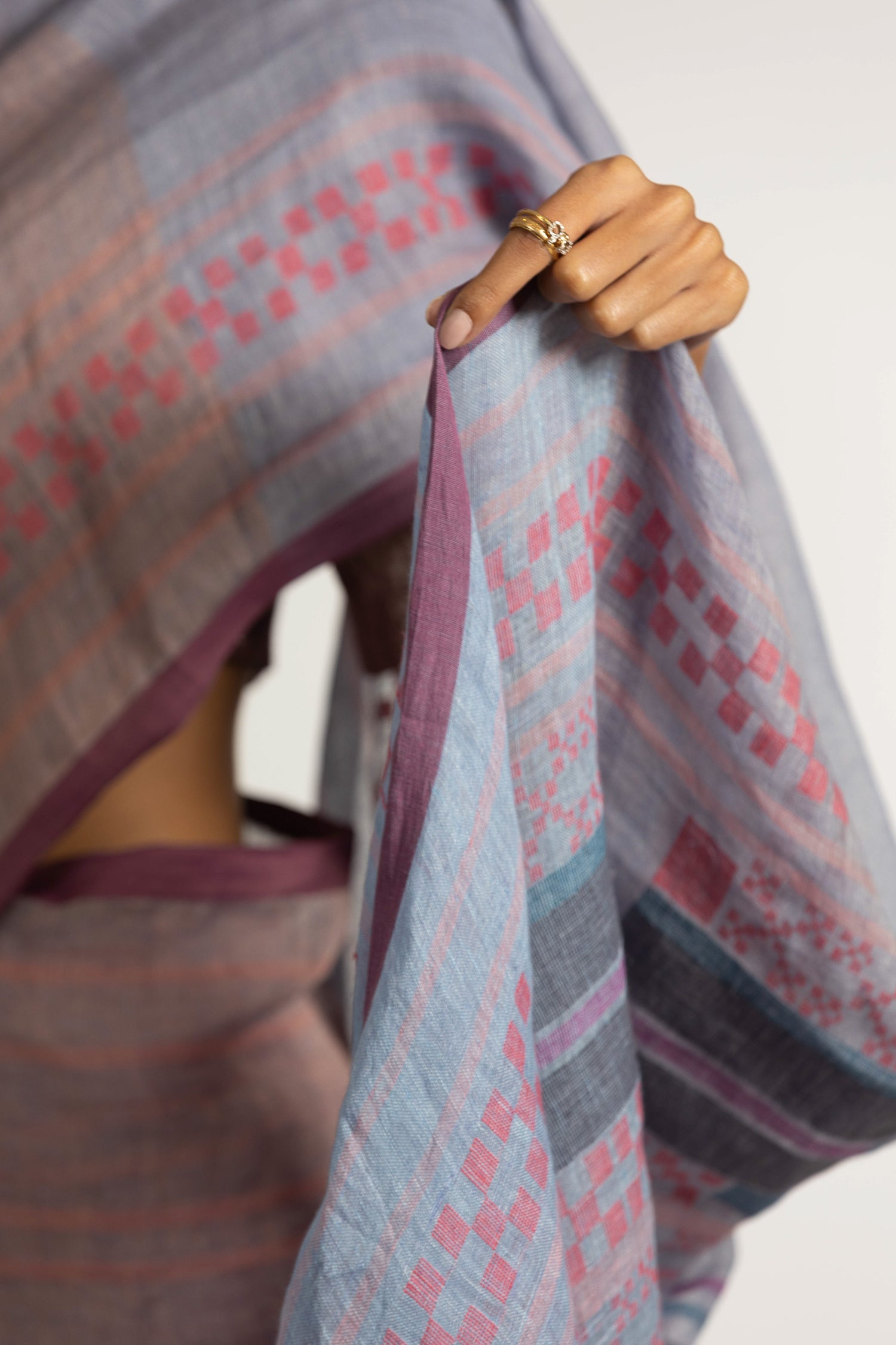 'RAJEE' Jamdani Linen Handloom Sari