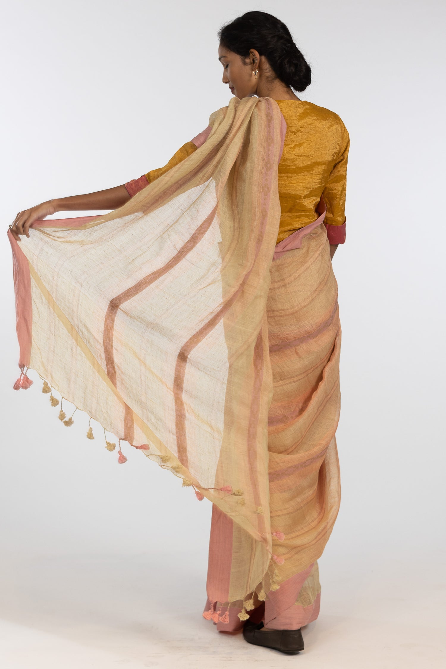 'URMILA'  Linen Handloom Sari